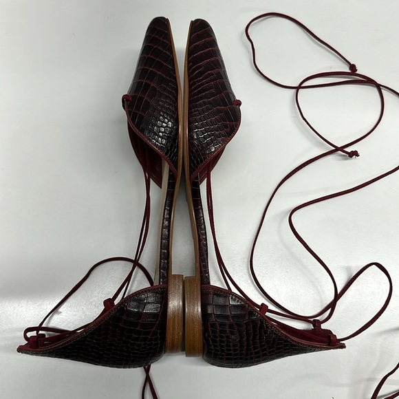 Schutz Neida Flats Lace Up D'Orsay Shoes Crocodile Embossed Red New Size 9 - Picture 7 of 10